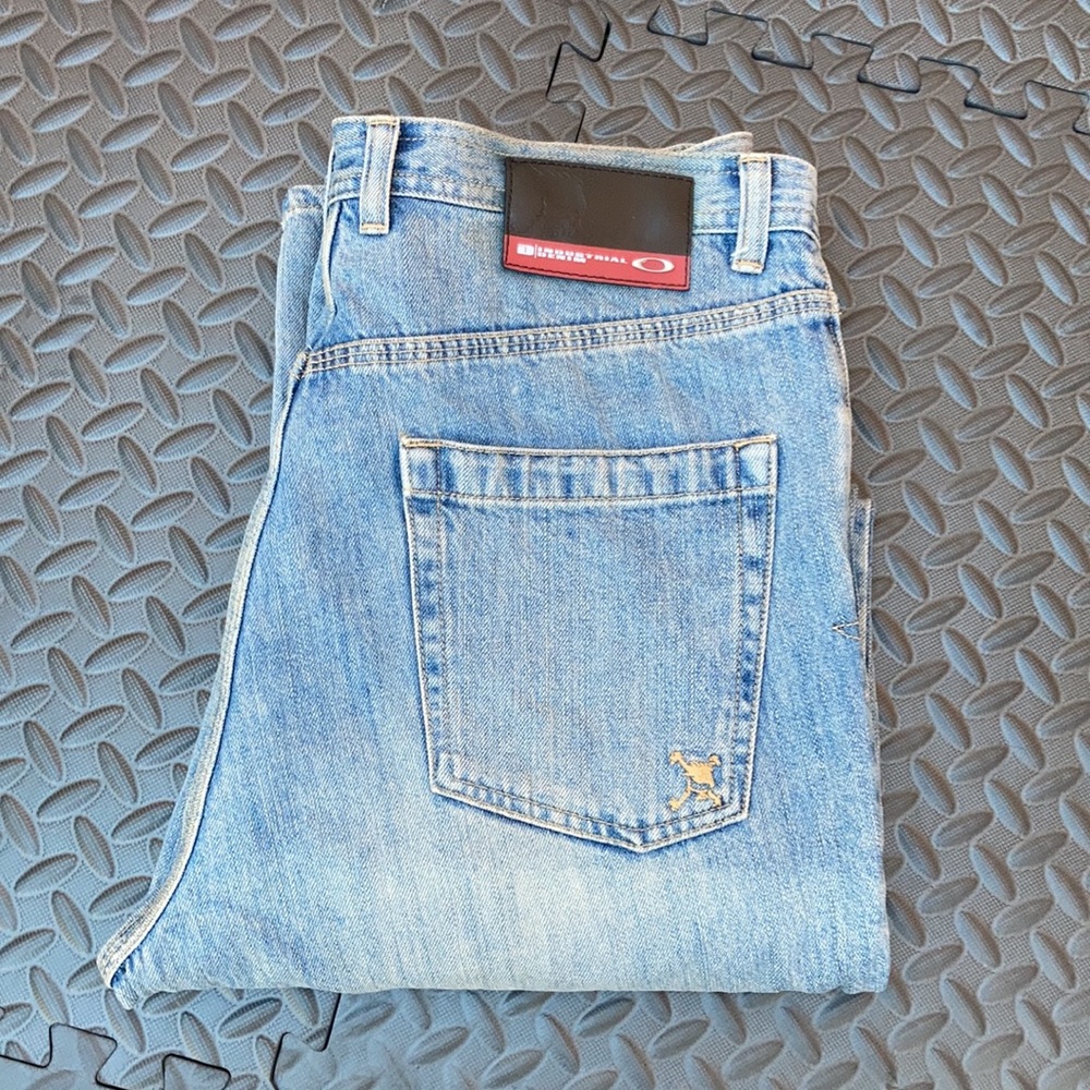 ⭐️OAKLEY Men’s straight jeans size 36x34